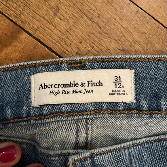 Abercrombie High Rise Mom Jean - Picture 14 of 15